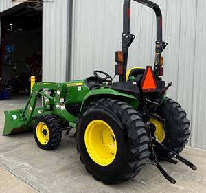 รถแทรกเตอร์ John Deere 3038E 70 แรงม้า ขับเคลื่อน 4 ล้อ พร้อมการรับประกันเครื่องยนต์ 5 ปี อุปกรณ์การเกษตรอเนกประสงค์สำหรับใช้งานในฟาร์ม - Product Image 2