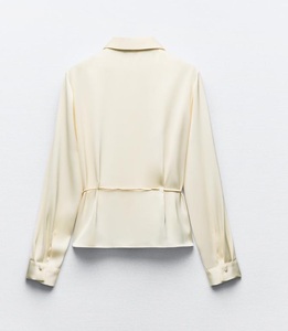 Top informal elegante para mujer de calidad superior, ideal para el verano y la primavera, looks de moda disponibles a precios mayoristas - Product Image 3