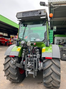 Tracteurs efficaces Fendt 211 pour la ferme utilisée - Product Image 6