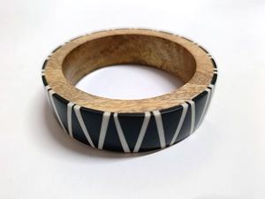 Pulsera de madera de resina natural hecha a mano Brazalete de moda con brazaletes de resina de madera Brazalete de madera de resina hecho a mano - Product Image 5