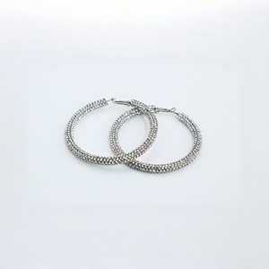 Pendientes de Aro Grandes con Pedrería Completa, Bañados en Plata, de Cristal, Joyería de Moda para Mujer al por Mayor - Product Image 1