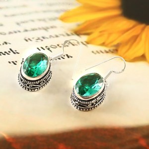 Boucles d'oreilles clous en tourmaline verte, argent sterling 925 plaqué or, bijoux de déclaration de haute qualité pour femme, anniversaire, vente en gros - Product Image 4