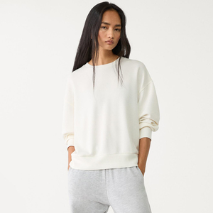 Sweat doux au toucher pour femmes vanille personnalisé de qualité supérieure encolure ronde et manches longues sweat surdimensionné pour femmes - Product Image 1