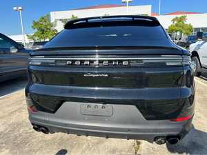 Usado Clean 2024 Porsch-e cayenn-e coup-e Turbo Sport Utility 4D - Product Image 6