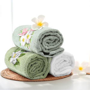 Serviette de bain en coton avec logo brodé et couleur personnalisée en gros Serviettes de bain en coton bon marché de haute qualité avec logo personnalisé pour la maison et les hôtels - Product Image 5