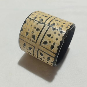 Anneau de serviette en corne naturelle fait à la main par un artisan - Fabrication de qualité supérieure entièrement artisanale - par ARTWORK MAESTRO - Product Image 1