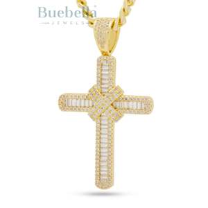 Colgante de Hip Hop de plata 925 personalizado Iced Out con moissanita de diamante DISEÑO DE Baguette cruzado personalizado para moda callejera - Product Image 1