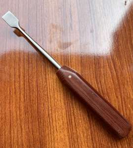 Instrumentos ortopédicos Periosteal elevador curvo plano con mango de madera juego de instrumentos maquinaria alimentada CE certificado Mahersi - Product Image 2