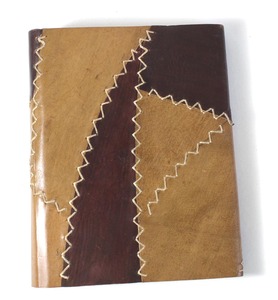 Journal personnalisé avec serrure, couverture en cuir, papier recyclé en coton fait à la main, couture à la main, travail de patchwork, carnet de notes - Product Image 3