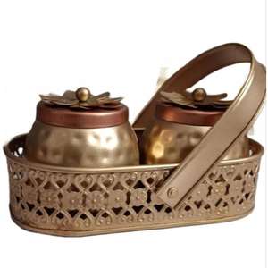 Caja de frutas secas de metal vintage con cesta, con un diseño decorativo pero práctico perfecto para mantener las frutas secas organizadas. - Product Image 1