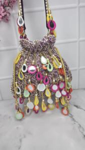 Nouvel arrivage de sacs à main de créateur pour femmes sac à main potli sac de mariée brodé en miroir pour mariage à bas prix artisanat de luxe - Product Image 2