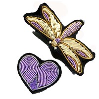 Broche personnalisable œil porte-bonheur brodée à la main avec fil de bullion, fixation épinglée et magnétique sur toile, design classique