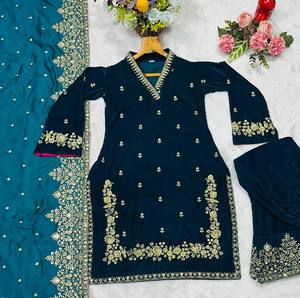 Conjunto de Kurta, Pantalón y Dupatta de Viscosa y Rayón Transpirable Bordado en Azul Turquesa para Mujer, Marca Unity Luxure, Ropa Étnica Festiva Premium - Product Image 5