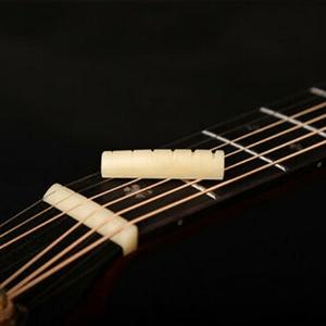 Accessoires de guitare de style vintage en corne de buffle et os, livraison rapide, cordes et médiators pour instruments - Product Image 3