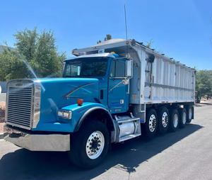 Camión Volquete Usado Freightliner FL112 2015 de 5 Ejes en EXCELENTE ESTADO, LISTO PARA ENVIAR a Todo el Mundo - Product Image 1