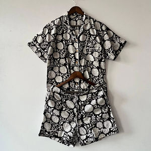 Ensemble de pyjama en coton imprimé en blocs Ensemble de pyjama pour demoiselle d'honneur Tenues de nuit Ensemble de pyjama pour femme Chemise et short en coton - Product Image 1