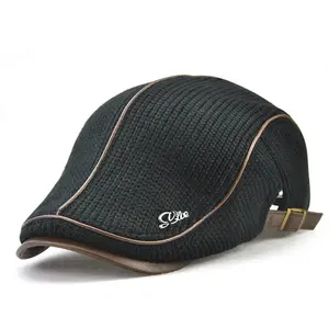 Gorro Plano Tejido para Uso en Campamentos al Aire Libre - Product Image 1