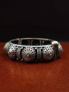 Brazalete de aspecto plateado de latón puro para fiesta, pulsera oxidada de tamaño libre que se puede abrir, producto a granel hecho a mano ajustable - Product Image 3