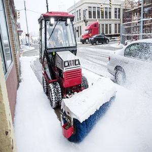 Vente en gros de tracteur Kubota avec souffleuse à neige Qualité supérieure disponible pour les entrepreneurs et les fermes haute performance garantie - Product Image 2