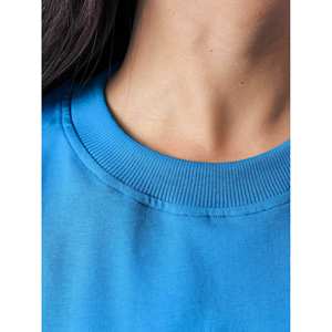 Camiseta Deportiva Transpirable GRVY Community, Cómoda y Elegante - Product Image 3