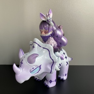 Jouet d'art de cavalier de dinosaure de fille de fantaisie de PVC pour la collection et la décoration - Product Image 1