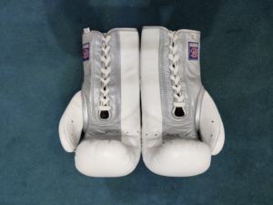 Guantes de boxeo de alta calidad hechos en Pakistán Guantes de boxeo de entrenamiento de calidad superior Cuero de vaca genuino Boxeo hecho a medida - Product Image 4