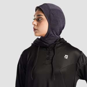 Ropa Deportiva Enigma Modest con Top Cubierto en Negro - Product Image 5