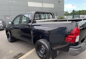 Neatly Used 2018 <b>T</b>-o-y-ota Hi-lux Pickup 2.4 D-4d Active 4wd Euro 6 4dr, Left-Hand <b>Drive</b>, 5-Speed Manual, 4WD - Product Image 4