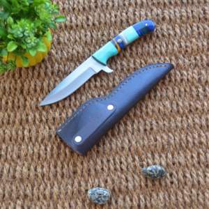 Cuchillo de Caza Galway Grove Industrial, Hecho a Mano, de Acero Inoxidable Damasco, con Mango Decorativo Grabado, Punta de Clip, Filo Plano, Fijo - Product Image 1