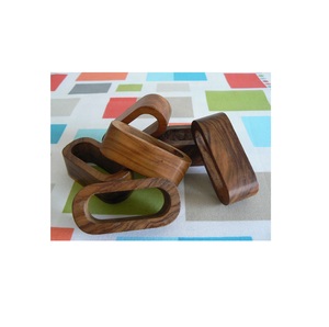 Anneau de serviette en bois de différentes formes forme ronde anneau de serviette en bois massif de haute qualité du meilleur dessus de table - Product Image 2