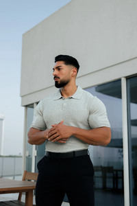 Nouvelle mode vêtements d'affaires classique uni gris clair tricoté polo à manches courtes séchage rapide gym athlétique et golf polos pour hommes - Product Image 5