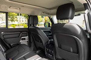 <span class=keywords><strong>Land</strong></span> <span class=keywords><strong>Rover</strong></span> <span class=keywords><strong>Defender</strong></span> <span class=keywords><strong>130</strong></span> SE TReK Edition <span class=keywords><strong>2023</strong></span> Inspeccionado # 46 de los <span class=keywords><strong>130</strong></span> Modelos Edición TReK, Motor Turbo de 6 Cilindros, Tracción en las Cuatro Ruedas, Equipamiento de Alta Gama - Product Image 6