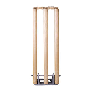 Cricket Wickets Tocones de grillo de madera Tocones de retorno de resorte de madera con fianzas y soporte de base de hierro para Hardball Cricket - Product Image 1