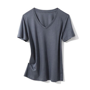 T-shirts respirants personnalisés OEM et ODM T-shirts en coton à col en V pour femmes directement de l'usine Livraison rapide en vrac T-shirts à col en V pour femmes - Product Image 4