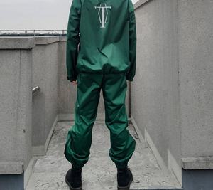 Ensemble de survêtement coupe-vent personnalisé pour hommes Survêtement unisexe en nylon résistant à l'eau et au vent pour hommes - Product Image 5