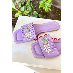 Sandalias Lila con Detalle de Piedras Fruncidas, Diseño Sólido, Punta Abierta, Antideslizantes - Product Image 2