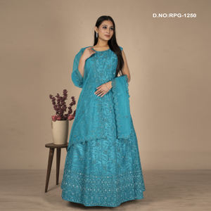 Vestido Largo de Lujo con Adornos de Lentejuelas Intrincados, Diseño sin Mangas para Fiestas y Elegante Estilo Evase - Product Image 2