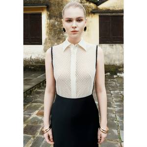 Top de encaje Eunice de alta calidad para mujer con cuello y cordón de cuentas decoración relieve conjunto de ropa de estilo minimalista - Product Image 1