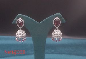 Impresionante juego de pendientes de latón de diseñador para mujer estilo de fiesta de moda con diamantes americanos brillantes regalo perfecto para ella - Product Image 4