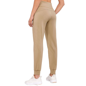 Pantalon de survêtement pour femmes de haute qualité Super confortable respirant Logo personnalisé Joggers léger mi pantalon de Yoga pour décontracté droit - Product Image 3