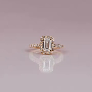 แหวนเพชรสำหรับผู้หญิงแหวนหมั้นแบบฝังเพชรสีมรกต14KT ชุบทองแหวนของขวัญสไตล์อินเทรนด์ - Product Image 1