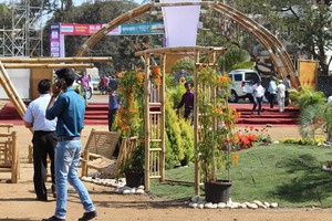 Bastón de bambú de fabricante indio a precios bajos Juego de sofá de 5 plazas de bambú hecho a mano retro con mesa central Juego de muebles de - Product Image 2