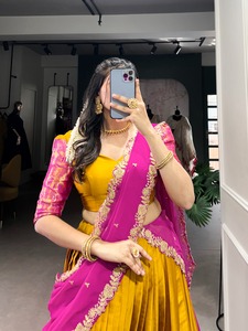Ensemble traditionnel Narayan Pattu Lehenga Choli à forte demande pour les cérémonies religieuses et les vêtements de fête disponible à bas prix - Product Image 2