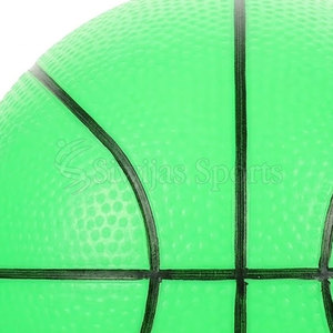 Ballons de basketball durables avec surface lisse et meilleure adhérence, parfaits pour les entraînements, les matchs et le jeu quotidien - Product Image 6