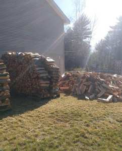 Bois de chauffage en briquettes séché au four, fabriqué à partir de bois mélangés comme le chêne, le frêne, le pin, le bouleau, haute valeur calorifique - Product Image 1