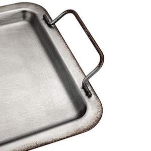 Plateau de service en métal martelé élégant, une belle addition à votre décoration de cuisine pour la table basse et la décoration de la maison en vente à l'exportation - Product Image 3