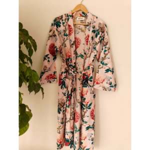 Peignoir de bain rose de luxe Botanic Bae avec ceinture, taille XL, en tissu thermique doux et respirant, avec cordon de serrage, pour l'hiver, imprimé - Product Image 5