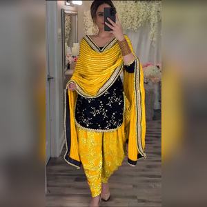 ชุดเดรสผ้าจอร์เจตหลากสีสัน ดีไซน์ทันสมัย ประดับด้วยงานปักเรซาม พร้อมผ้าคลุมไหล่แฟนซี คอลเลคชั่น 2025 จัดส่งทั่วโลก - Product Image 4