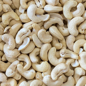 Fabrication W180,W240,W320 Noix de cajou Noix de cajou W320 Vente en gros exportée vers l'UE, le Moyen-Orient et l'Asie depuis Santigo - Product Image 1