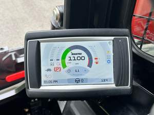 Chargeuse compacte sur chenilles Manitou 2750VT à hydraulique haute performance pour travaux de terrassement et aménagement paysager, prête à l'exportation - Product Image 5